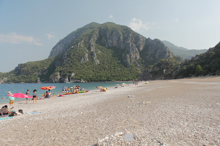 Вид на Олимпос с пляжа Чирали.