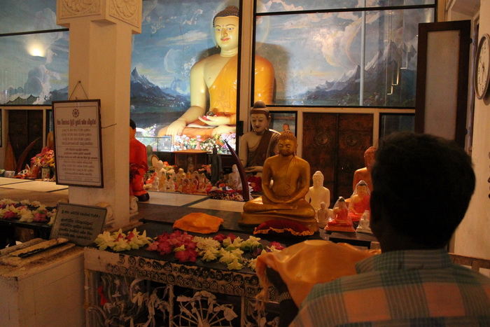 Анурадхапура. Будда под деревом Шри Маха Бодхи.