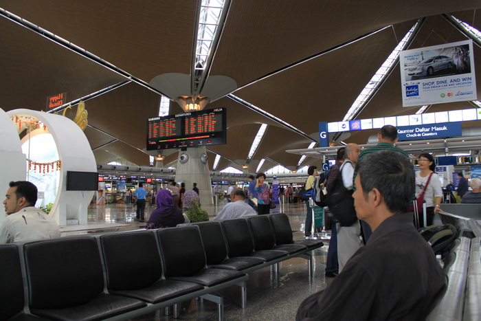 Малайзия. Куала-Лумпур. Аэропорт KLIA. Главный терминал.