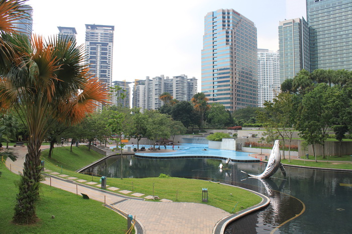 Куала-Лумпур. Центральный парк Taman KLCC.
