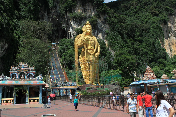 Куала-Лумпур. Пещеры Бату. Бог Муруган.
