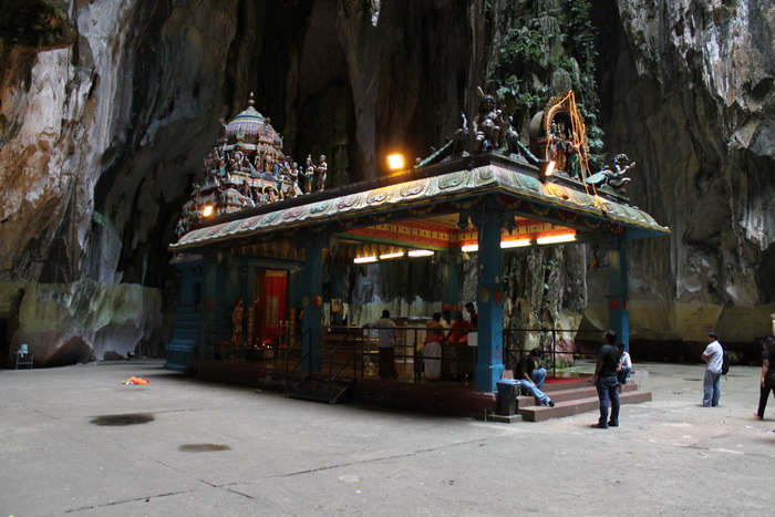 Куала-Лумпур. Пещеры Бату. Индуистский храм.