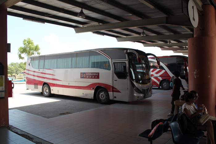 Малайзия. Автобус Мерсинг-Куала-Лумпур.