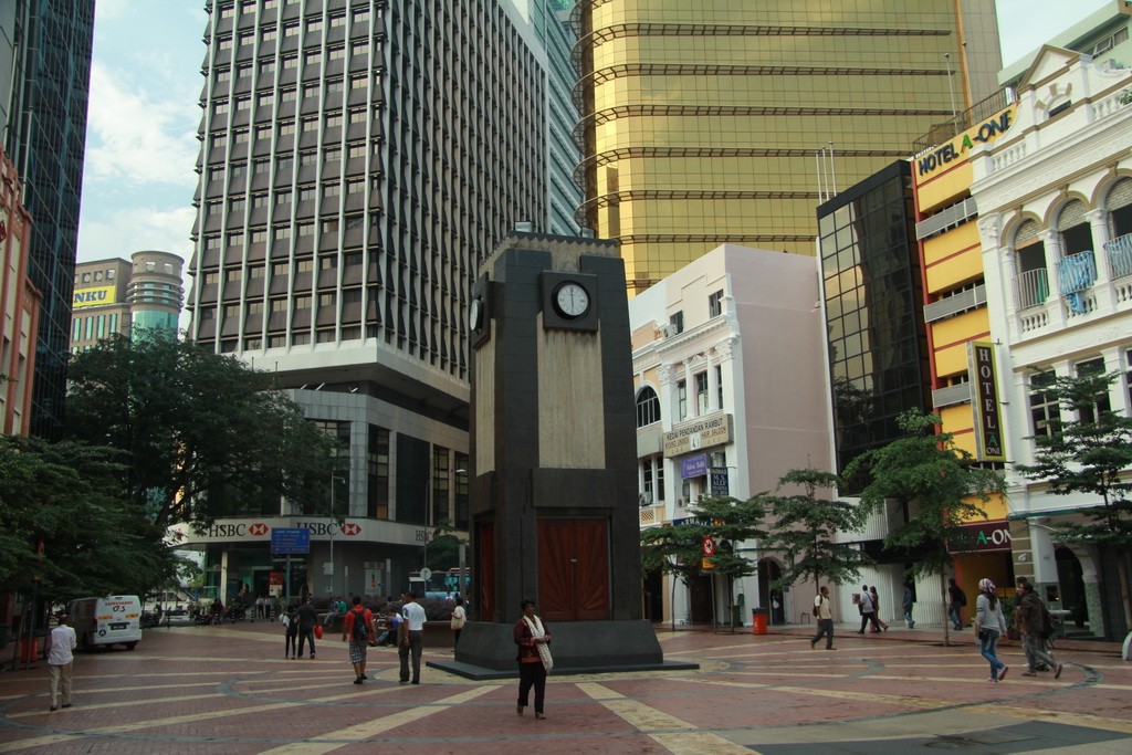 Куала-Лумпур. Башня с часами.