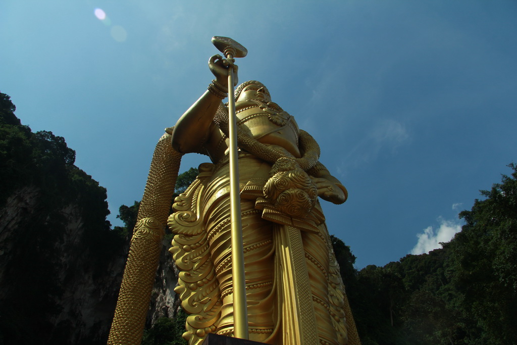 Куала-Лумпур. Пещеры Бату. Статуя Муругана.