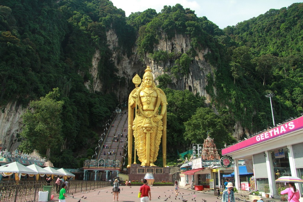 Куала-Лумпур. Пещеры Бату. Бог войны Муруган.