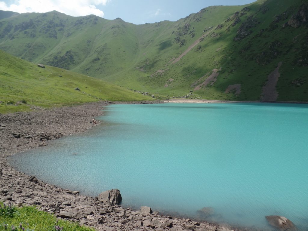 Красивые озера Кыргызстана.