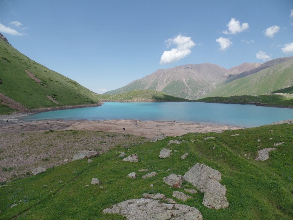 Озеро Коль-Тор в Кыргызстане.